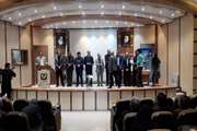بیش از ۴۰ نفر از دانشجویان و فارغ التحصیل برتر دانشگاه سمنان روی سکوی قدر دانی 